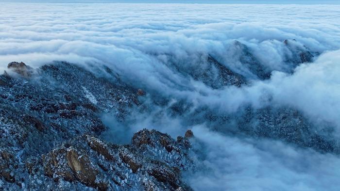 河南堯山：初雪新霽 云?？澙@