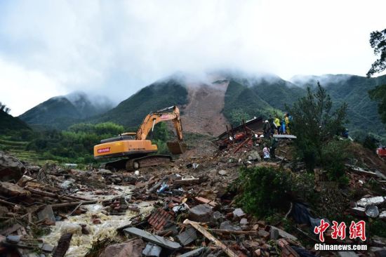 直擊浙江麗水山體滑坡救援現(xiàn)場（圖）